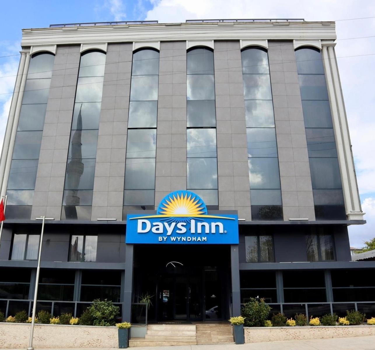 Days Inn By Wyndham Istanbul Arnavutkoy Exterior foto